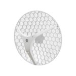 Antena MikroTik LHG XL 5 ax 27 dBi instalada al aire libre